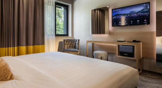 Номер Standard -- ESTE PARK HOTEL -- part of Urban Chic Luxury Design Hotels - open since October 2022 - Parking - Compliments - next to Shopping & Dining - Mall Plovdiv
