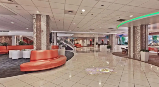 Кровать в общем номере El Tropicano Riverwalk