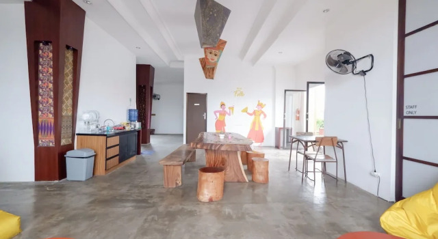 Кровать в общем номере (женский номер) Fello Bnb Hostel Kuta - Adults Only