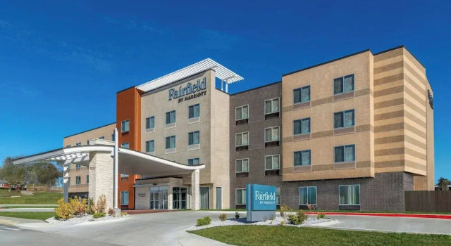 Fairfield Inn & Suites Kansas City at The Legends, Забронировать Отель Отели Канзас-Сити с завтраком, рядом с Аквапарк Schlitterbahn в Канзас-Сити, Завтраки