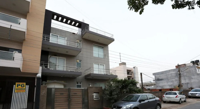 OYO 6575 Shivaay Residency, Забронировать Отель Гургаон Gurgaon Region, рядом с Ansal University