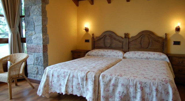 Casas De Aldea Peñanes, Book Apartment Santolaya 