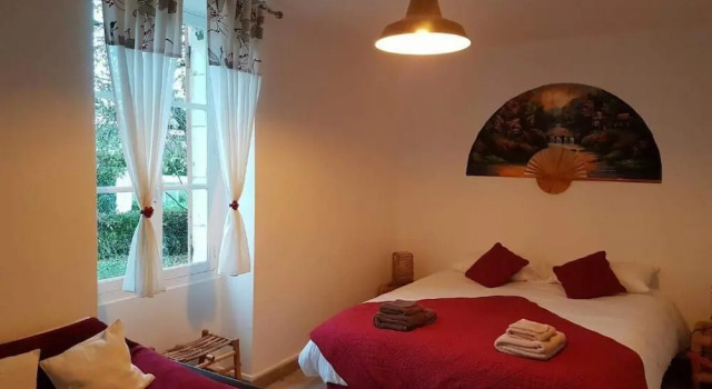 Les Insolites de la Pouillyzotte, Book Hotel Hotels in Burgundy with a Pool, Swimming Pool