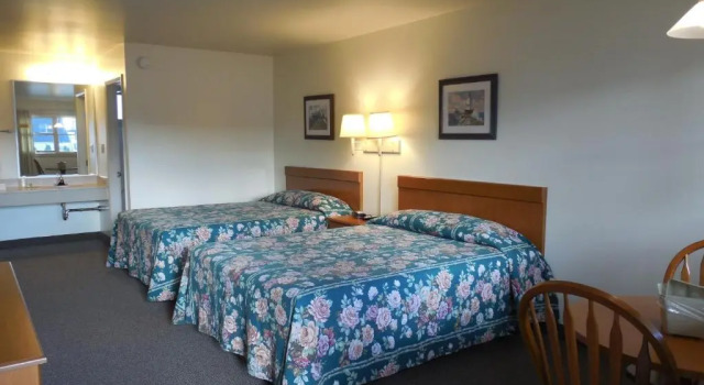 Четырёхместный номер Standard Ludington Pier House