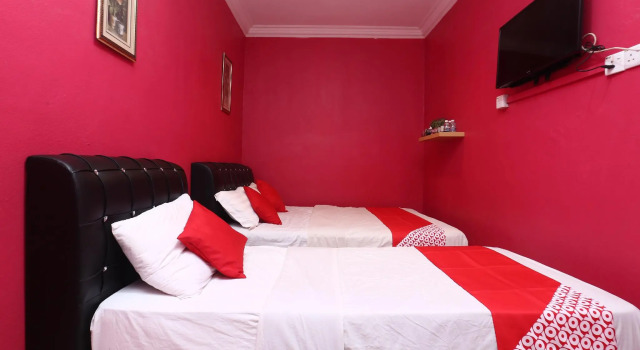 Люкс Superior OYO 89498 Sri Seroja Inn Budget Hotel