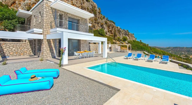 Вилла с балконом Villa in Rhodes with Infinity Pool