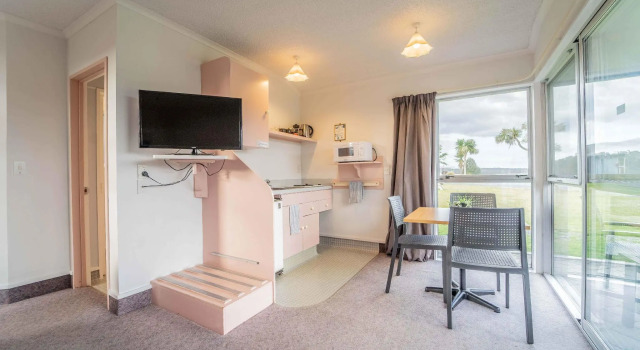 Трёхместный люкс с видом на сад Fiordland National Park Lodge