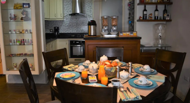 Апартаменты Kangaroo Wasi Airport Bed & Breakfast