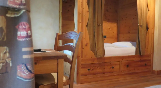 Трёхместный номер Superior с балконом Hotel Miravidi a Cervinia
