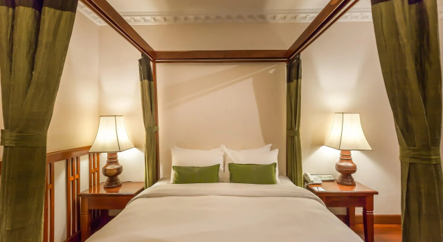 Полулюкс Prince Angkor Hotel & Spa