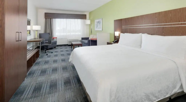 Люкс Holiday Inn Express & Suites Dallas NW - Farmers Branch by IHG