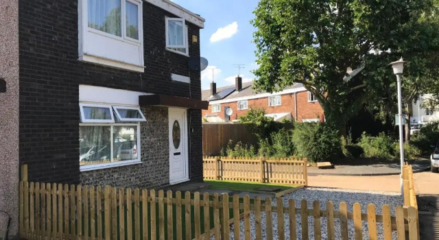 Коттедж с 4 комнатами 4 Bed House next to Basildon Town Centre