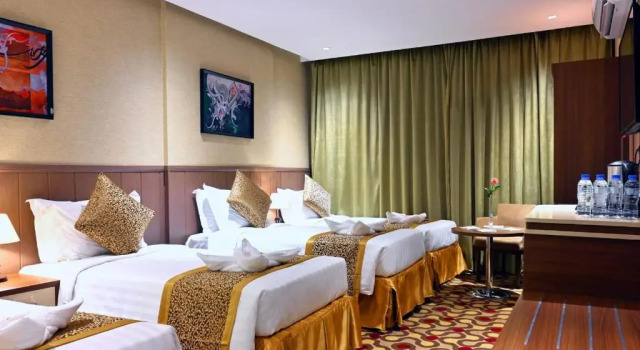 Четырёхместный номер Batoul Ajyad Hotel
