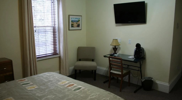 Sandstone Bed and Breakfast, Prenota Hotel New Glasgow Sunrise Trail