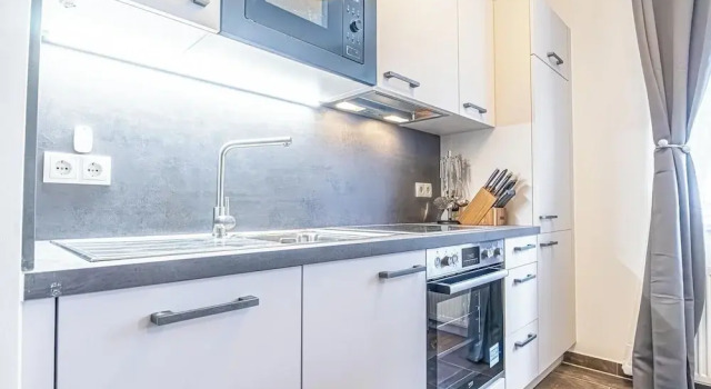 Modern 1BR 1LR Apt Donaustadt Area, Foglalás Szálloda Bécs Ausztria