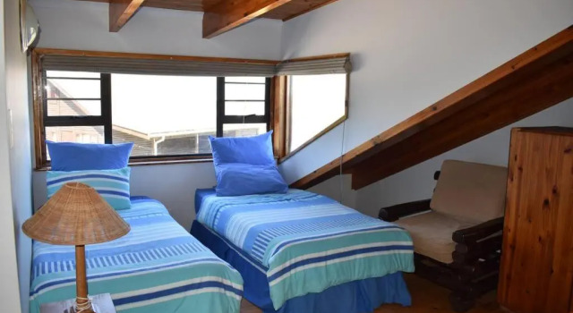 PA Sands Beach House Close to Kowie 9 Sleeper Pool, Забронировать Отель Порт-Альфред 