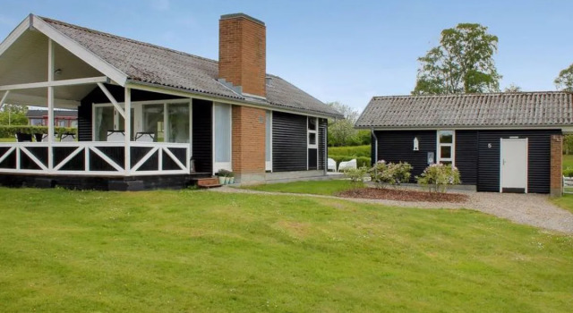 "Leny" - 250m from the sea in SE Jutland, Book Hotel Augustenborg Als