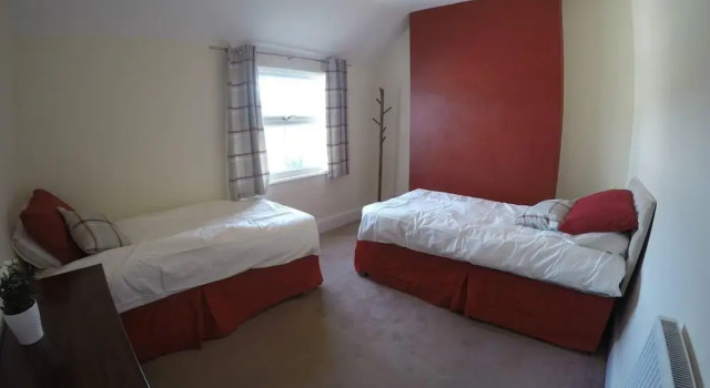 Beautiful and Spacious House in North Wales, UK, Book Feriehus Sommerhuse i Bala Lake, Hytte