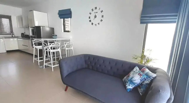 Carré d'or v luxury 3bed duplex with private pool and rooftop sea view flic-en-flac, Mauritius 20mins walk to beach, bar, restaurants and amenities