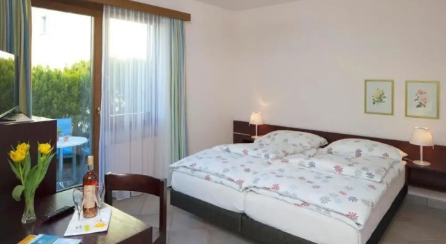 Номер Classic Hotel Garni Elena, Pool & Garden