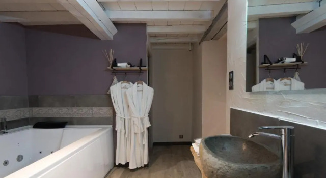 Номер Standard LE MAS DES COLOMBES Chambres dhôtes B&B & SPA
