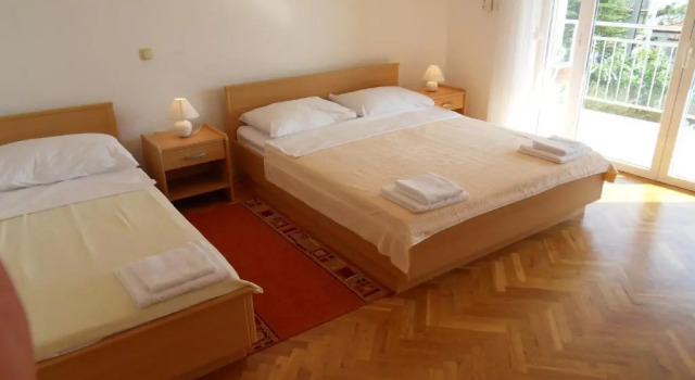 Апартаменты с 2 комнатами с балконом и с видом на море Apartments Petricevic