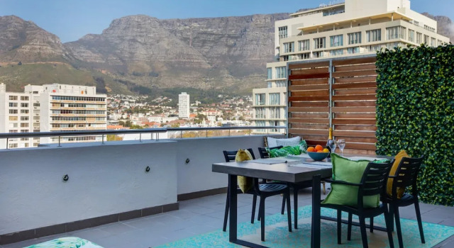 Luxury Table Mountain Balcony Apartment