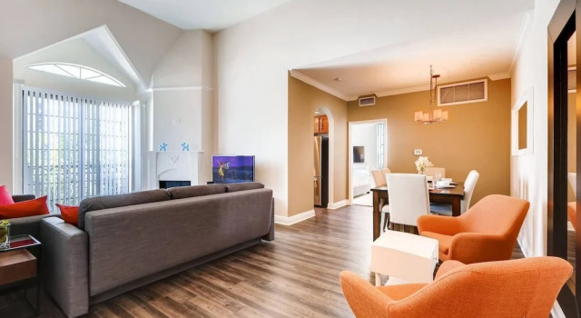 Awesome Beverly Hills A+ Penthouse Unit Across From Cedars Sinai! (BW-5), Забронировать Отель Отели Лос-Анджелеса 3 звезды, рядом с Торговый центр Beverly Center, 3*