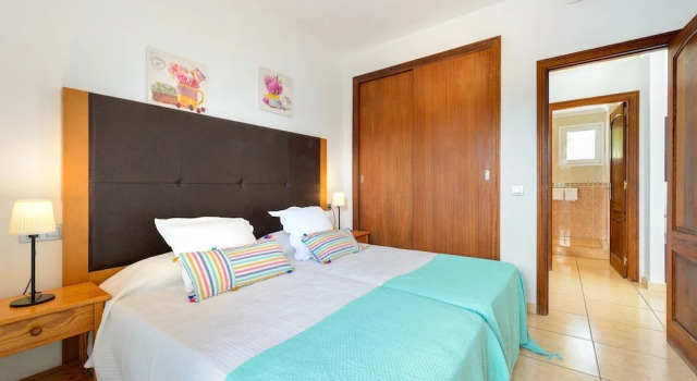Вилла с 4 комнатами с балконом Villa Los Cuatro Arcos