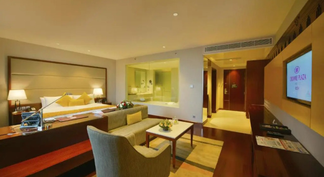 Двухместный номер Premium с видом на воду Crowne Plaza Kochi by IHG