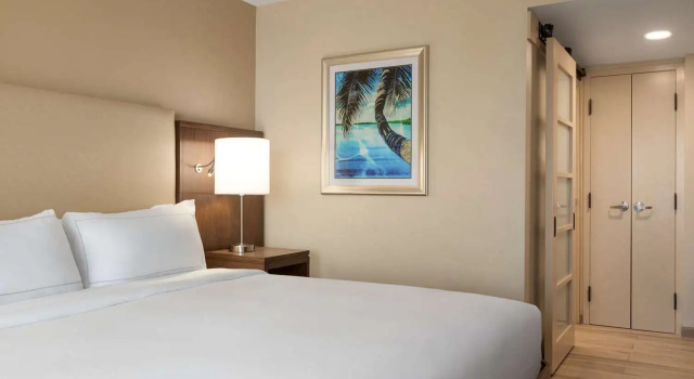 Номер Standard Doubletree by Hilton Fort Myers at Bell Tower Shops