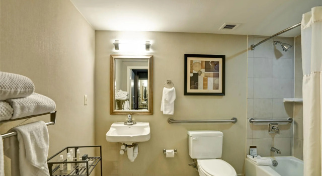 Двухместный номер Standard DoubleTree by Hilton Downtown Wilmington - Legal District