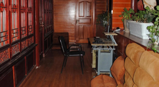 Lijiang Peach Hostel, Prenota Ostello Hotel a Lijiang con parcheggio, Parcheggio