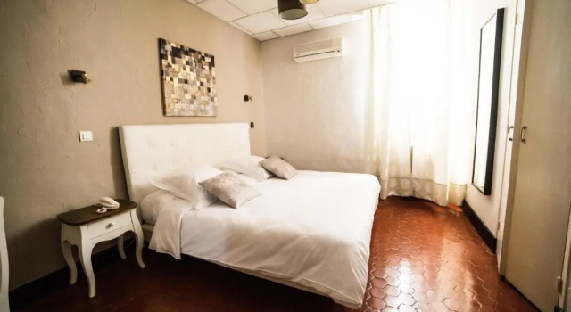 Двухместный номер Superior Logis Hôtel de Provence