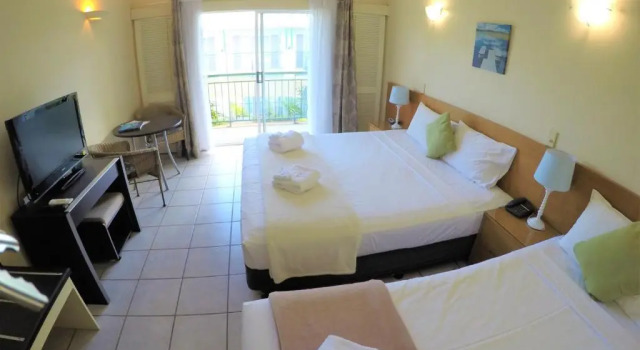 Трёхместный номер Deluxe Crystal Garden Resort & Restaurant