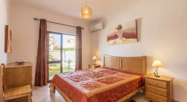 Villas2Go2 Cesaltina, Rezerwuj Willa Hotele w Galé z parkingiem, Parking