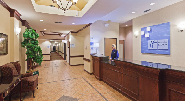 Holiday Inn Express & Suites by IHG, Забронировать Отель Абилин штат Техас