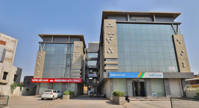 Hotel Shivkunj Exotica by OYO Rooms, Забронировать Отель Ахмадабад штат Гуджарат