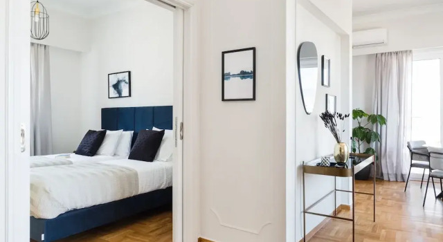UPSTREET Elegant Luminous 3BD Apt-Kolonaki