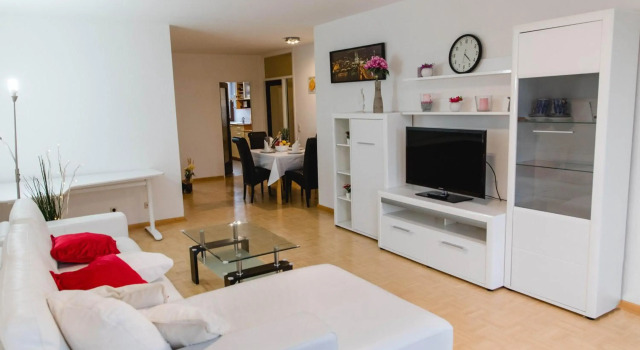Luxury flat between Cologne and Bonn, shuttle from/to airport, trade fair, train station and Phantasy Land Bruhl, Забронировать Отель Весселинг Северный Рейн-Вестфалия