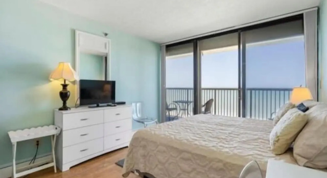 Casa Pelicano - Oceanfront Luxury! Enjoy Epic Ocean Views From This 7th Floor Dream Condo 3 Bedroom Condo by RedAwning, Забронировать Апартаменты/квартира Отели Уилмингтон с парковкой, Парковка