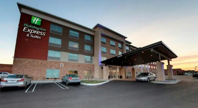 Номер Deluxe Holiday Inn Express & Suites - Detroit North - Roseville by IHG