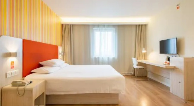 Люкс Homeinn Hotel (Zhuanghe Times Square Qiansheng Department Store)