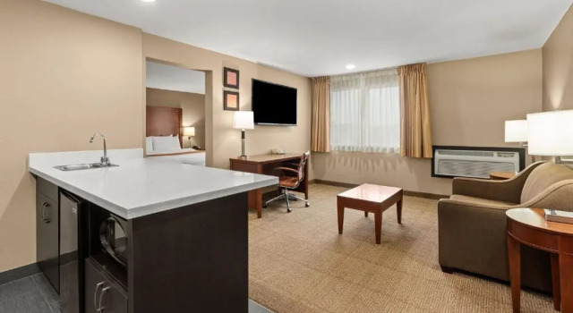 Люкс Comfort Inn & Suites Beaverton - Portland West