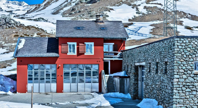 Casa Rossa - House for groups, Book Hotel Poschiavo 