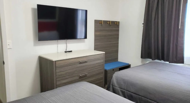 Люкс Seven Seas Inn & Suites