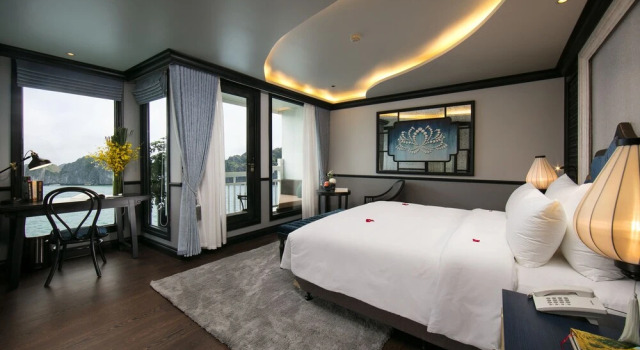 Люкс с балконом Lapinta Luxury Cruises