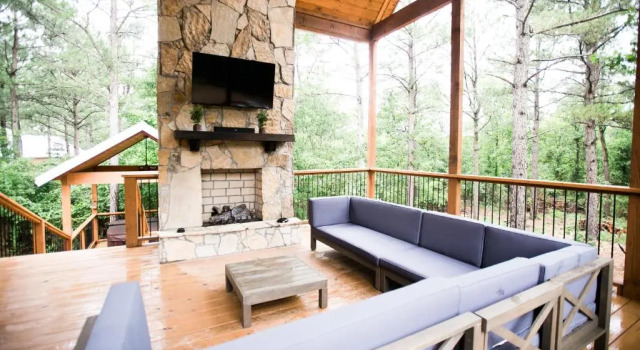 Pinot in the Pines Cabin, Book Hotel Hoteller i Hochatown med parkering, Parkering