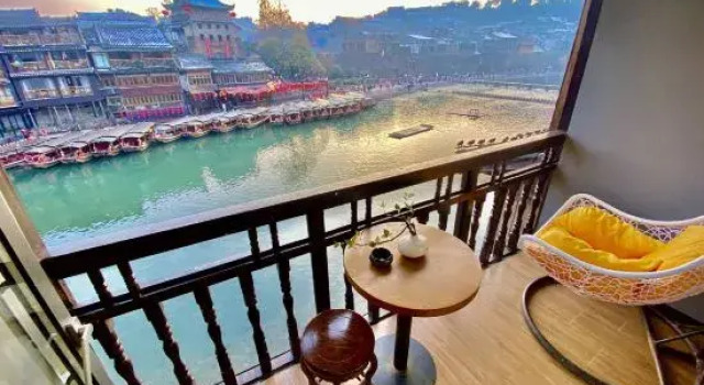 Liangqi Linjiang Boutique Homestay (North Gate Pier), Rezervovat Boutique Hotel Butikové hotely v Xiangxi, Boutique Hotel