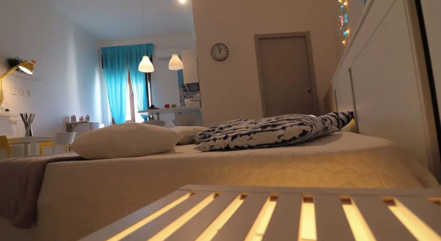 Коттедж c 1 комнатой с балконом и с видом на город Casa Maya Modern Open-space Apartment Steps From Otrantos Seafront